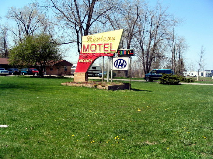 Riviera Motel - April 2003 (newer photo)